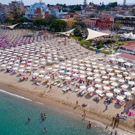 House Naxos Апартаменты