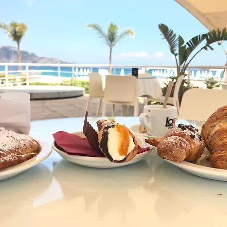 Апартаменти House Naxos