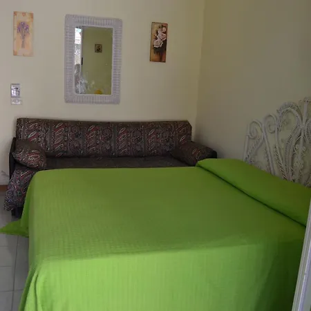 House Naxos גיארדיני נאקסוס